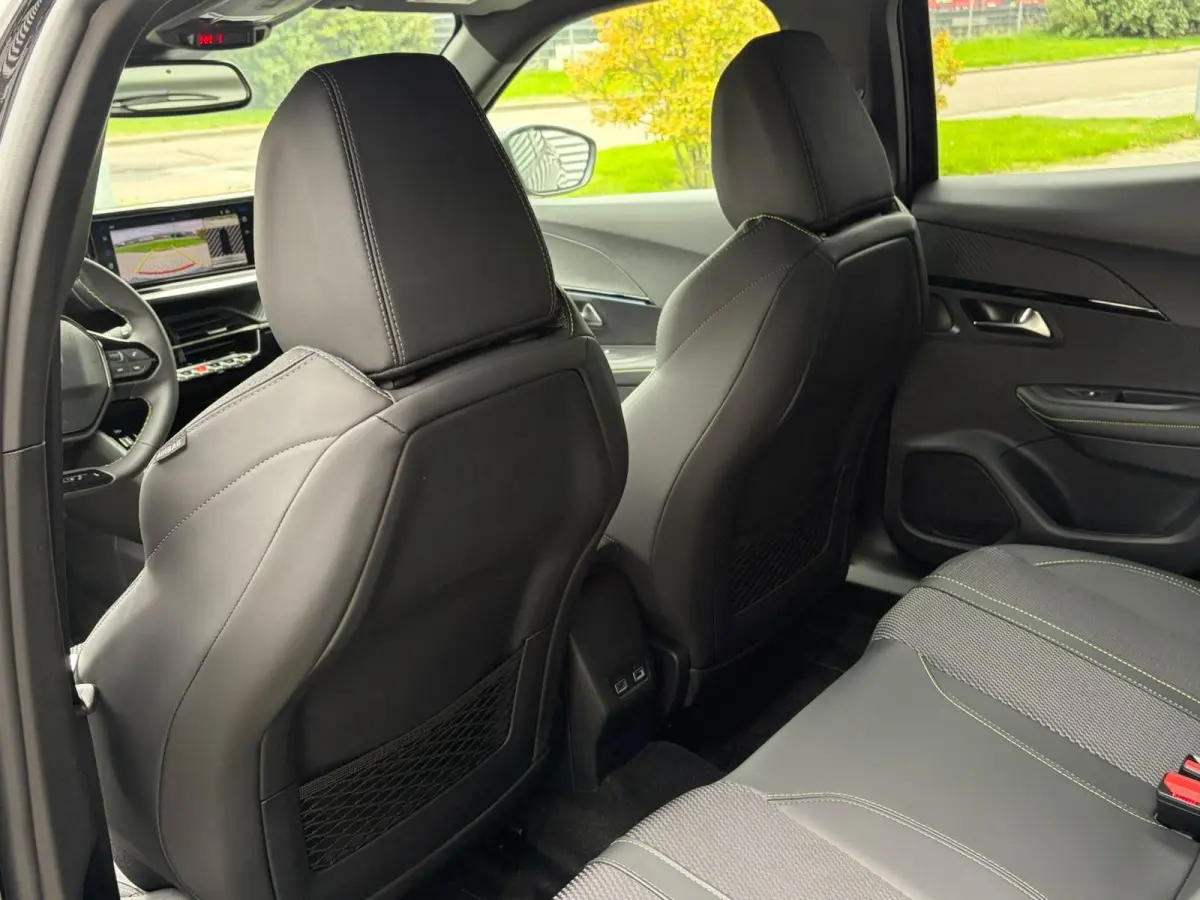1.2 Hybrid 145 GT - NIEUW UIT VOORRAAD - DIRECT RIJDEN! - VEEL KORTING