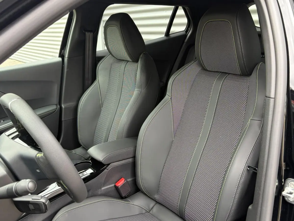 1.2 Hybrid 145 GT - NIEUW UIT VOORRAAD - DIRECT RIJDEN! - VEEL KORTING
