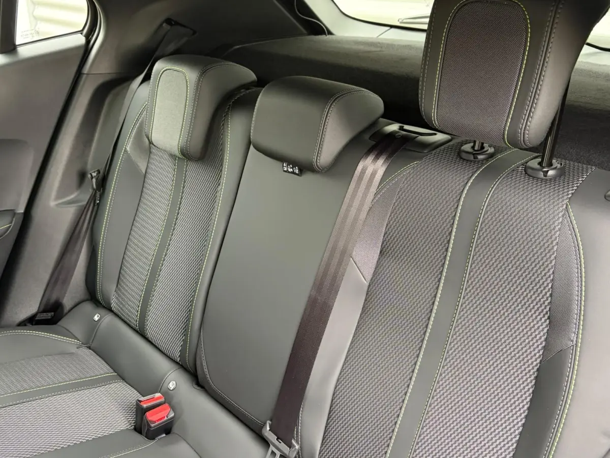 1.2 Hybrid 145 GT - NIEUW UIT VOORRAAD - DIRECT RIJDEN! - VEEL KORTING