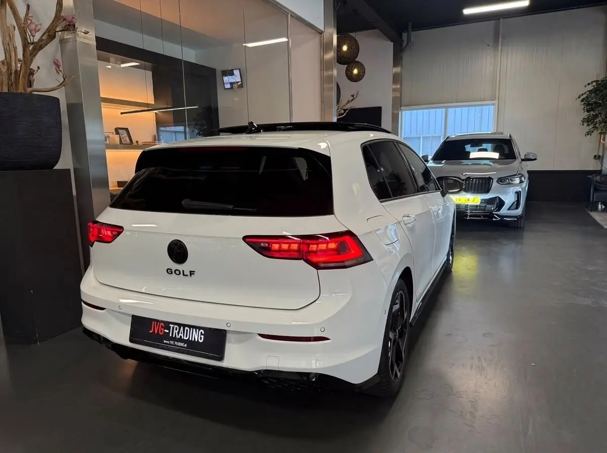 1.5 eTSI R-Line Facelift Panorama IQ-light Camera