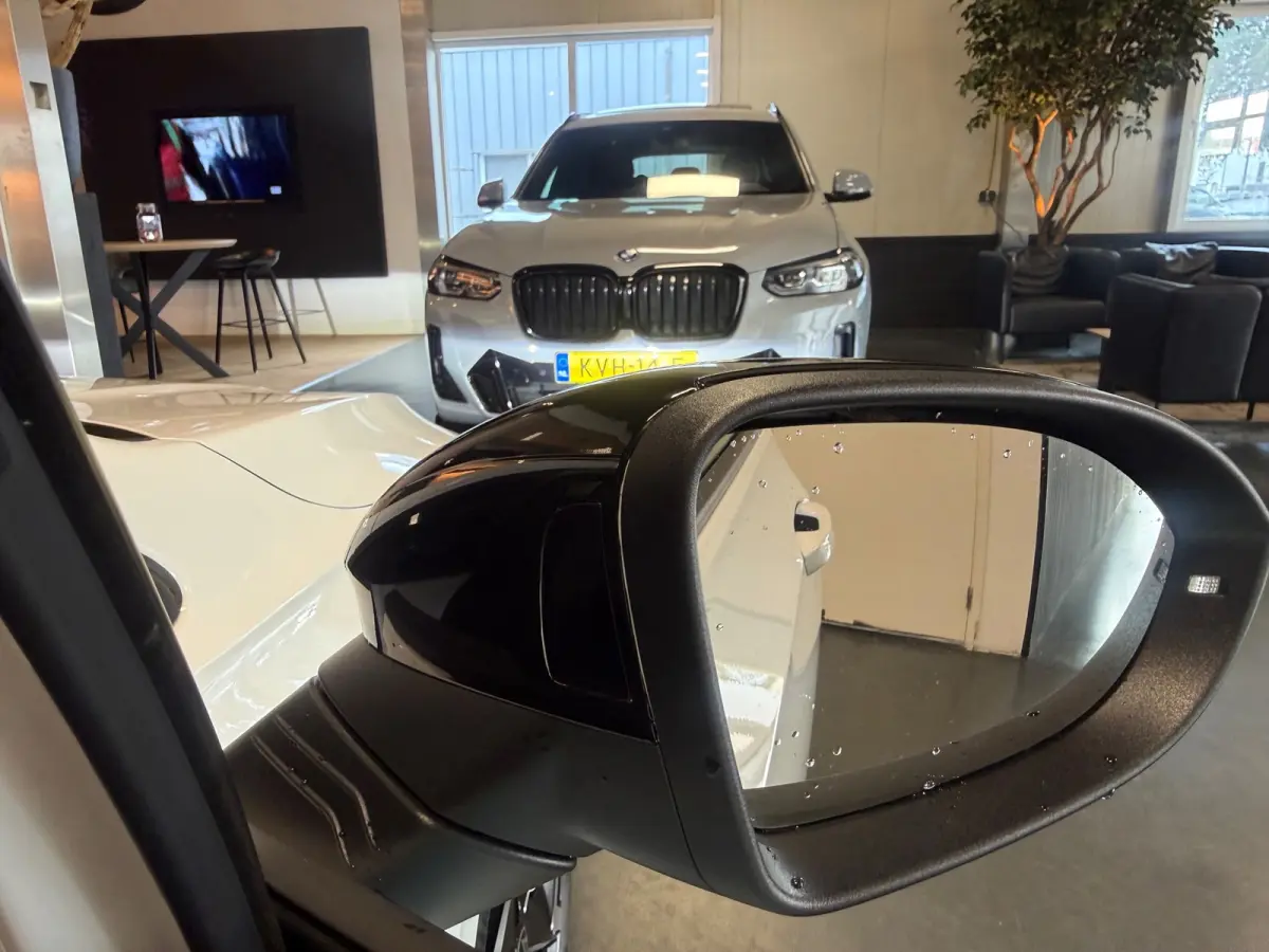 1.5 eTSI R-Line Facelift Panorama IQ-light Camera