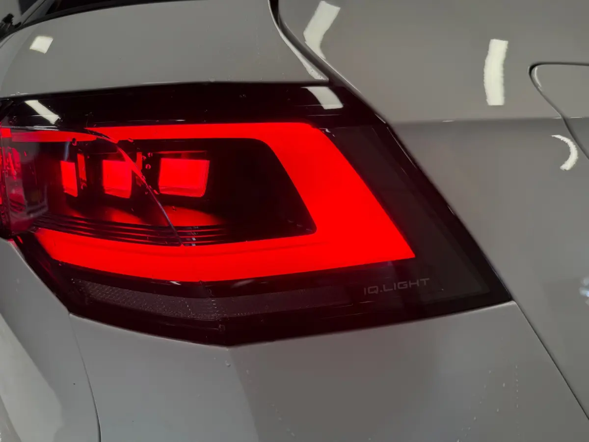 1.5 eTSI R-Line Facelift Panorama IQ-light Camera