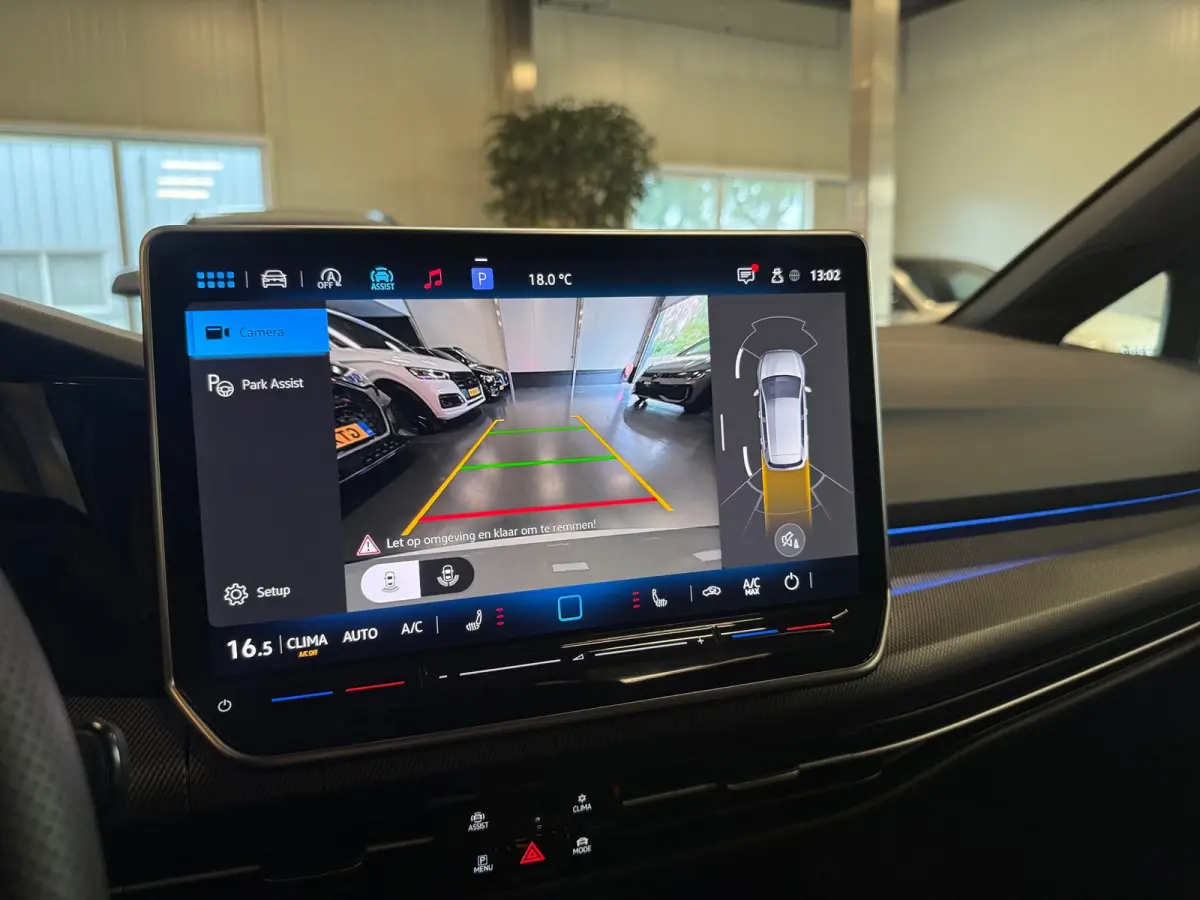 1.5 eTSI R-Line Facelift Panorama IQ-light Camera