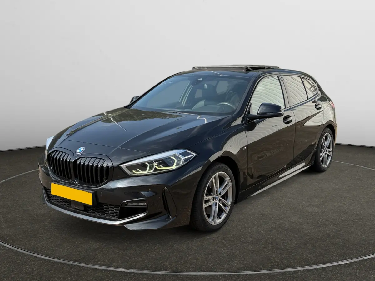 118i M Sport Aut- Panoramadak, Carplay, Android Auto, Sfeerverlichting, Camera, Xenon Led