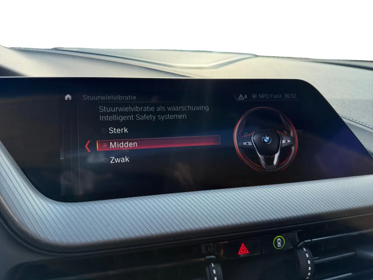 118i M Sport Aut- Panoramadak, Carplay, Android Auto, Sfeerverlichting, Camera, Xenon Led