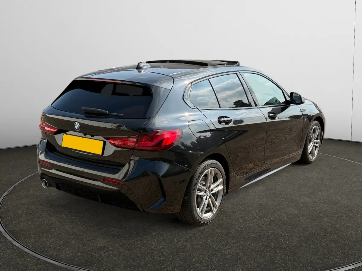 118i M Sport Aut- Panoramadak, Carplay, Android Auto, Sfeerverlichting, Camera, Xenon Led