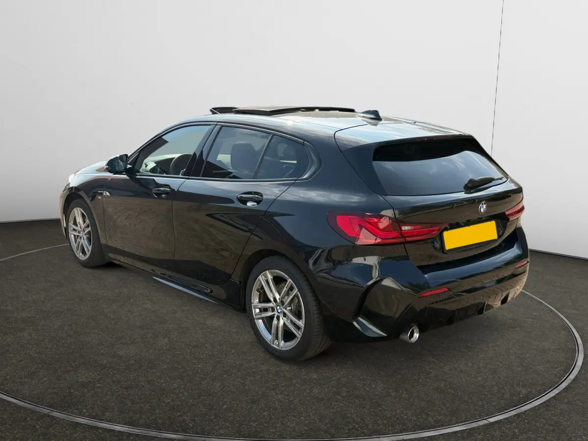 118i M Sport Aut- Panoramadak, Carplay, Android Auto, Sfeerverlichting, Camera, Xenon Led
