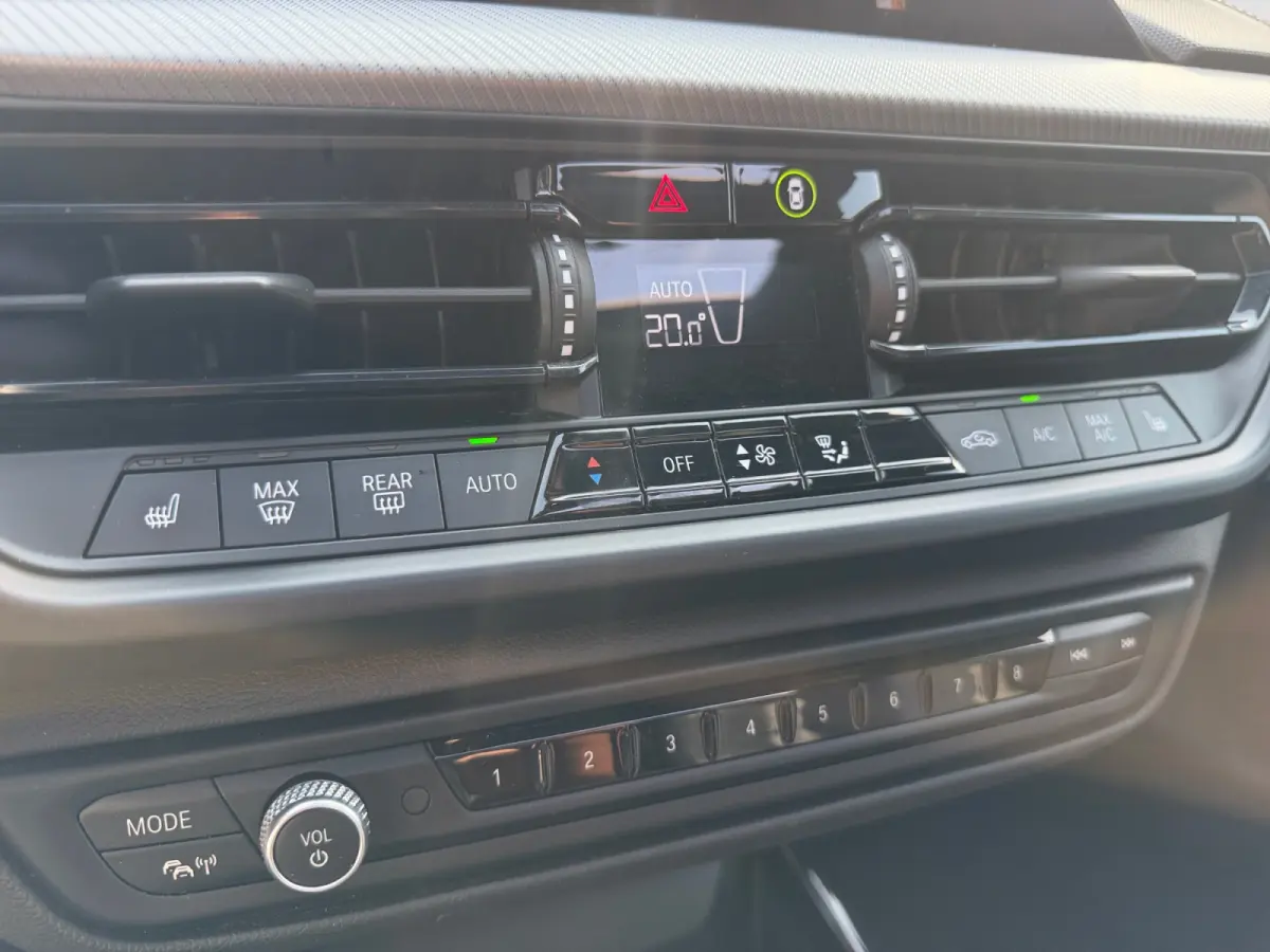 118i M Sport Aut- Panoramadak, Carplay, Android Auto, Sfeerverlichting, Camera, Xenon Led
