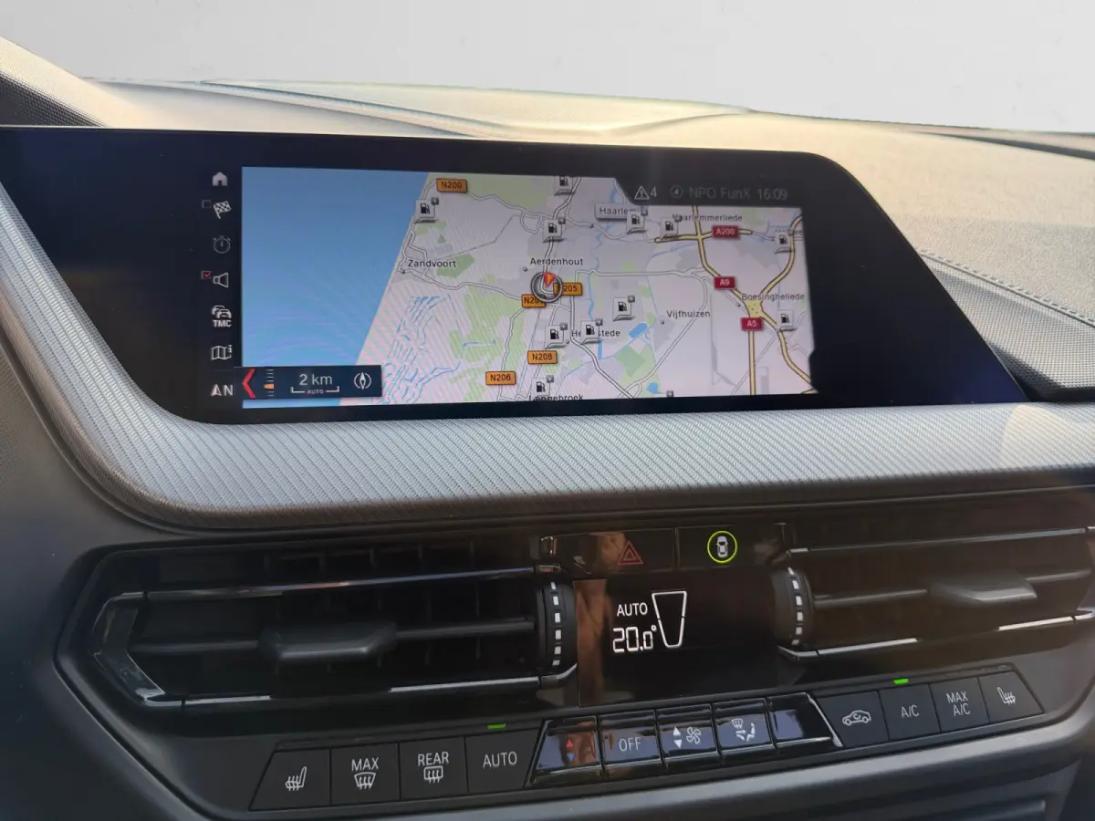 118i M Sport Aut- Panoramadak, Carplay, Android Auto, Sfeerverlichting, Camera, Xenon Led
