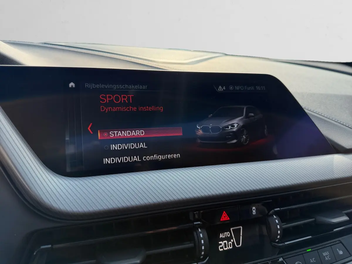 118i M Sport Aut- Panoramadak, Carplay, Android Auto, Sfeerverlichting, Camera, Xenon Led