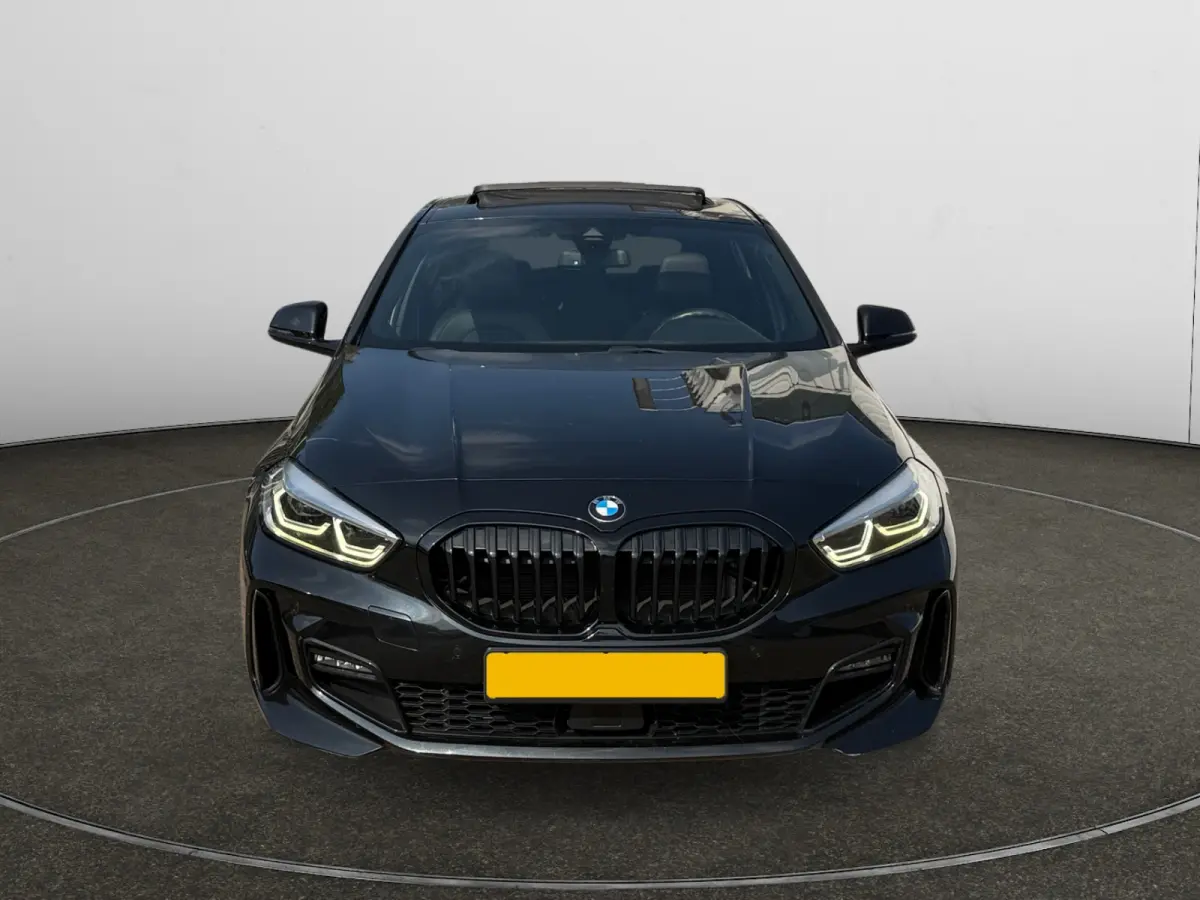 118i M Sport Aut- Panoramadak, Carplay, Android Auto, Sfeerverlichting, Camera, Xenon Led