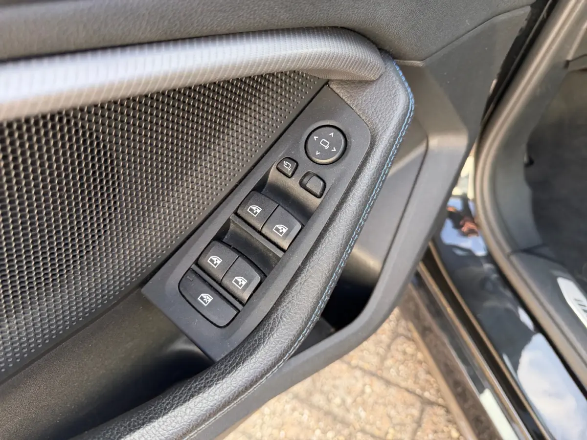 118i M Sport Aut- Panoramadak, Carplay, Android Auto, Sfeerverlichting, Camera, Xenon Led