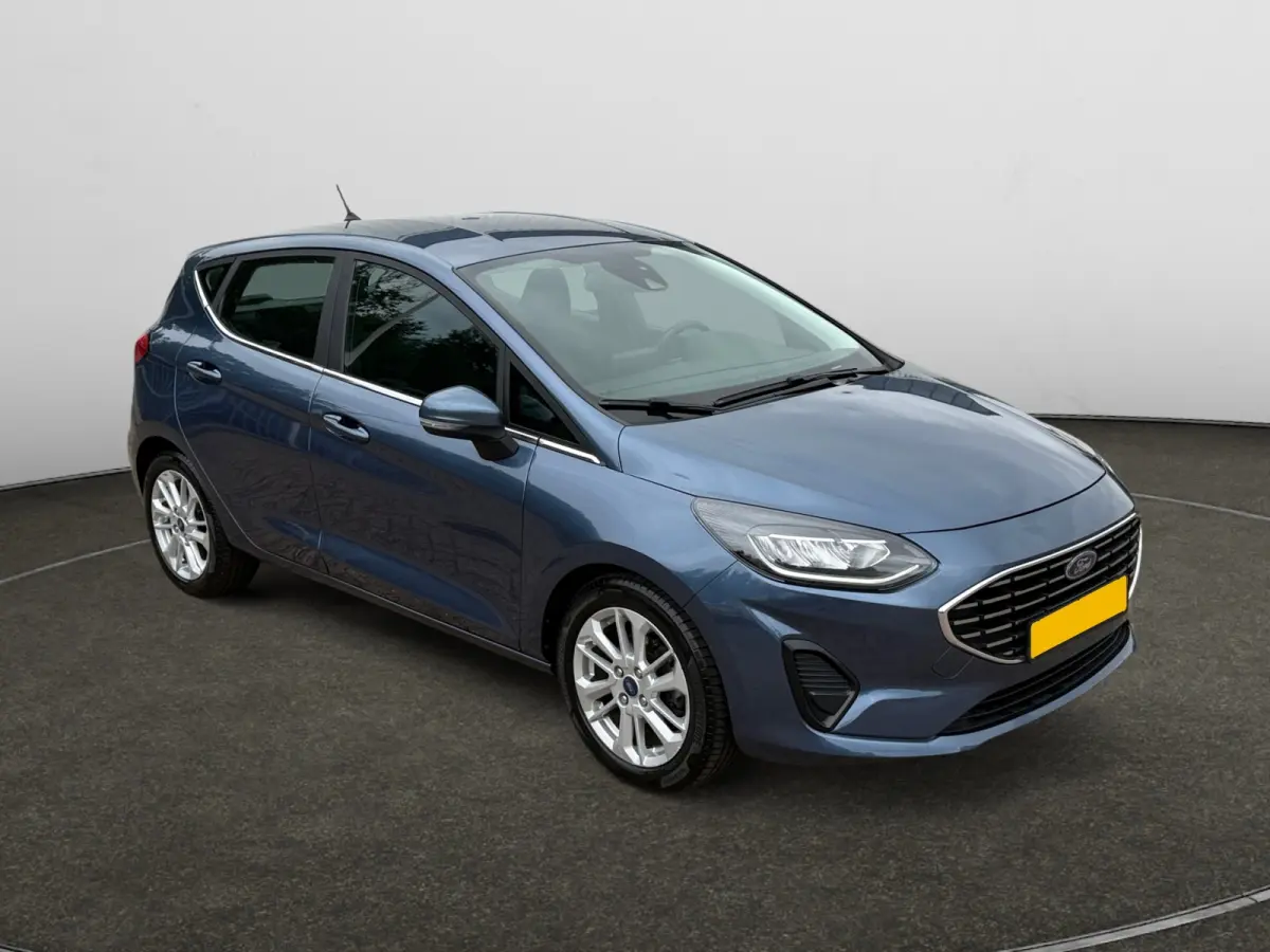 1.0 EcoBoost 124pk Hybrid Titanium- Carplay, Android Auto, Lane Assist, Trafic Sign, Xenon Led, Park Assist,