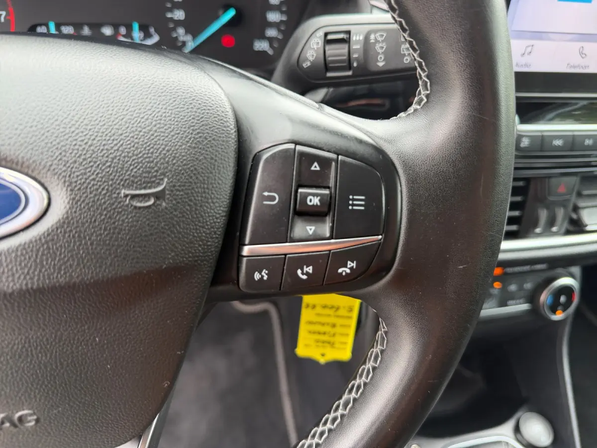 1.0 EcoBoost 124pk Hybrid Titanium- Carplay, Android Auto, Lane Assist, Trafic Sign, Xenon Led, Park Assist,