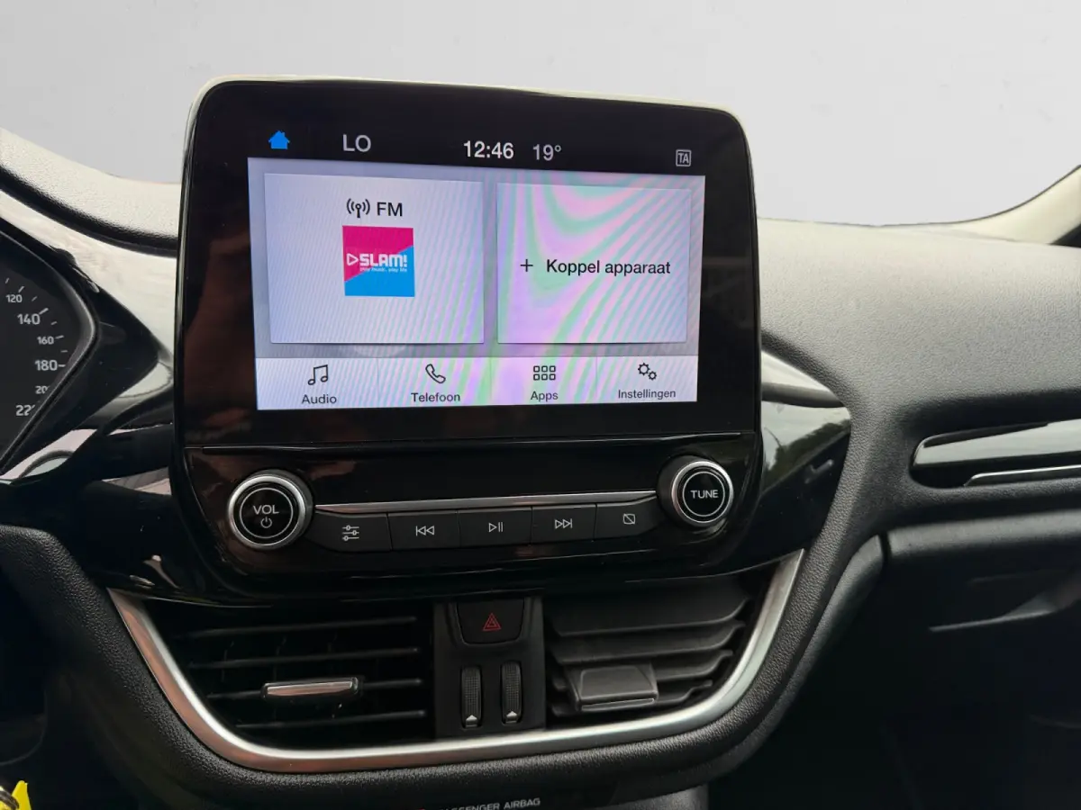 1.0 EcoBoost 124pk Hybrid Titanium- Carplay, Android Auto, Lane Assist, Trafic Sign, Xenon Led, Park Assist,