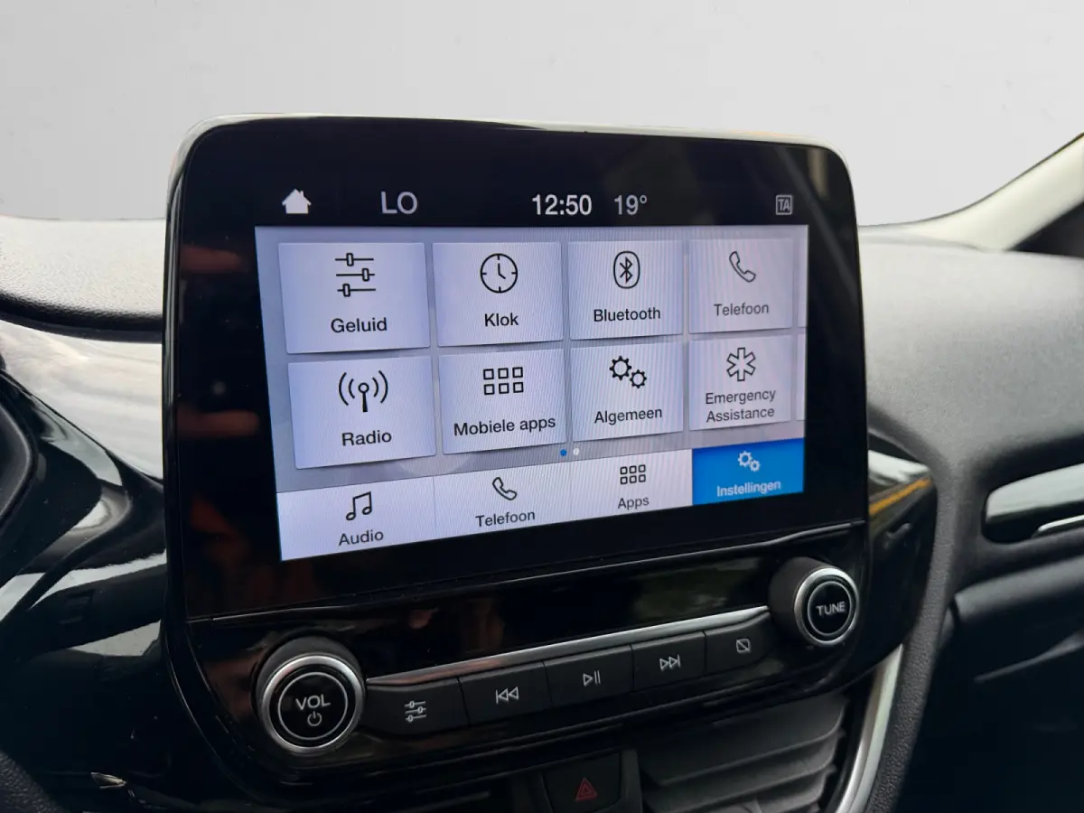 1.0 EcoBoost 124pk Hybrid Titanium- Carplay, Android Auto, Lane Assist, Trafic Sign, Xenon Led, Park Assist,
