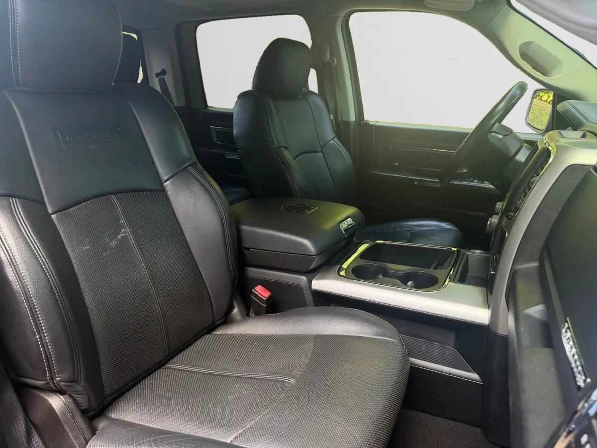 5.7i V8 Hemi 4x4 Crew Cab- LPG Onderbouw, Schuifdak, Stuur/Stoelverwarming, Stoelventilatie, Striping