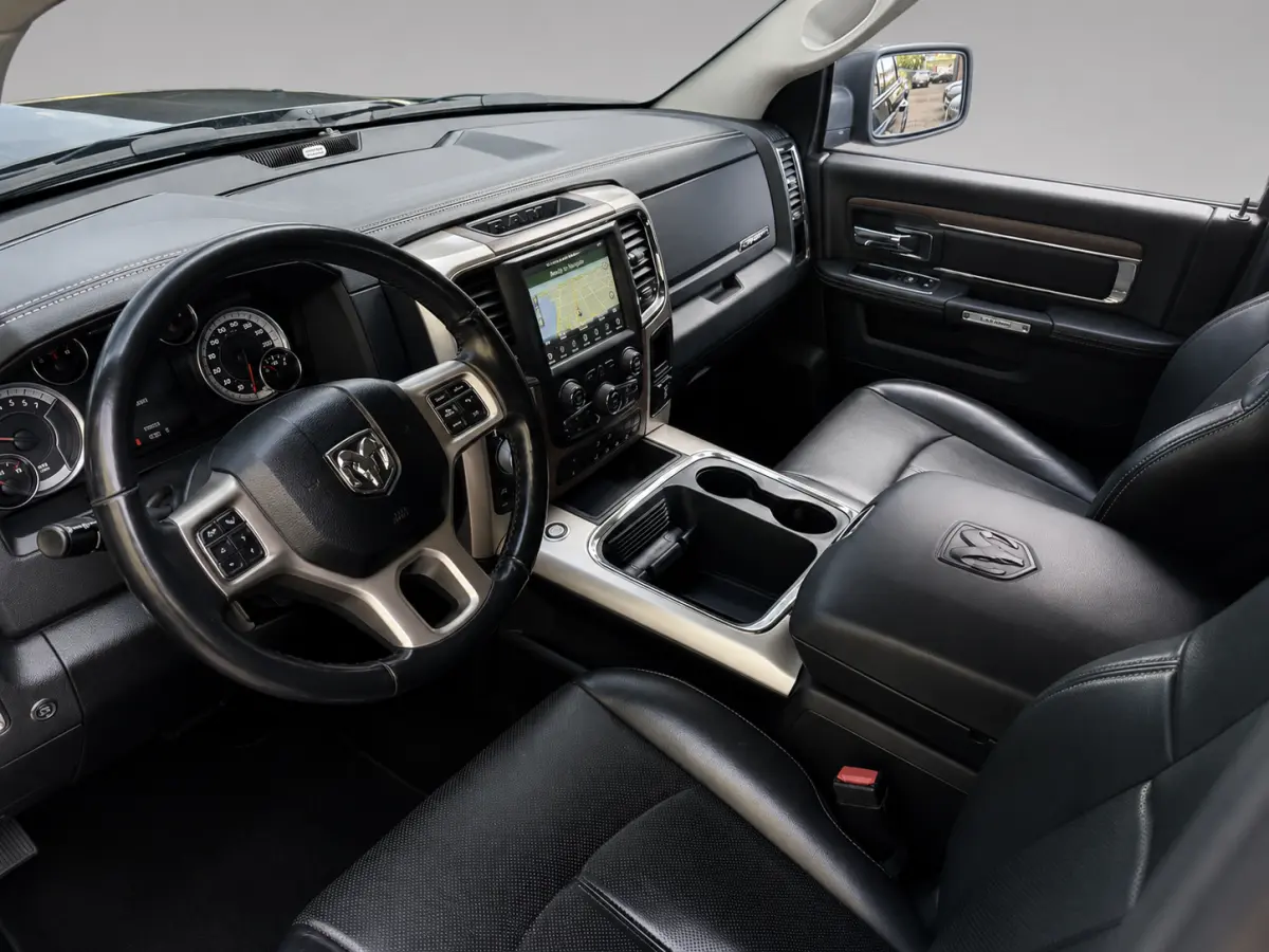 5.7i V8 Hemi 4x4 Crew Cab- LPG Onderbouw, Schuifdak, Stuur/Stoelverwarming, Stoelventilatie, Striping