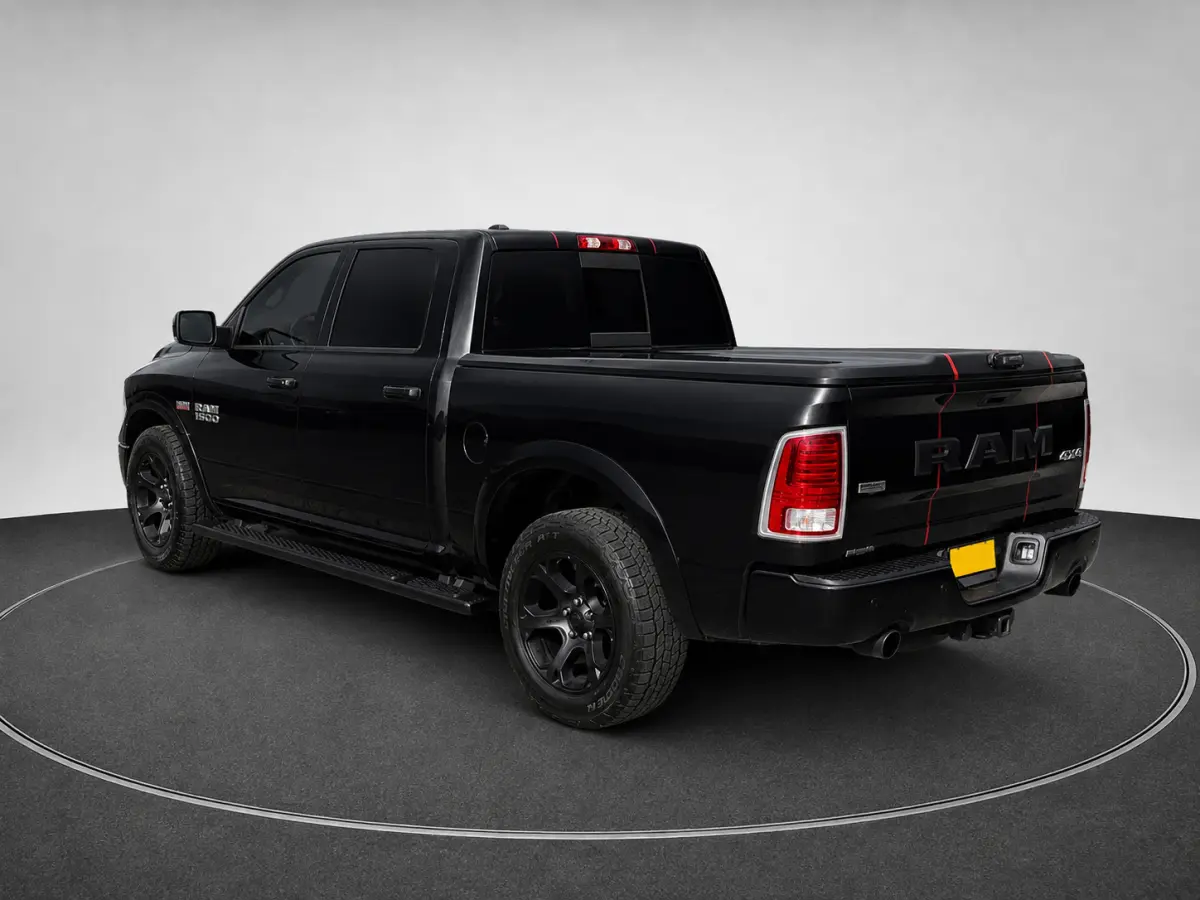 5.7i V8 Hemi 4x4 Crew Cab- LPG Onderbouw, Schuifdak, Stuur/Stoelverwarming, Stoelventilatie, Striping