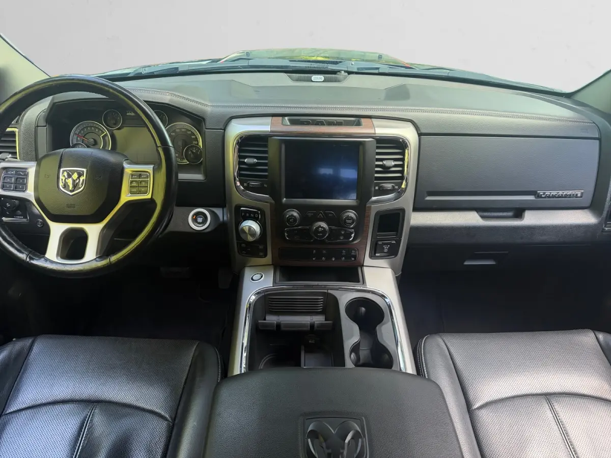 5.7i V8 Hemi 4x4 Crew Cab- LPG Onderbouw, Schuifdak, Stuur/Stoelverwarming, Stoelventilatie, Striping