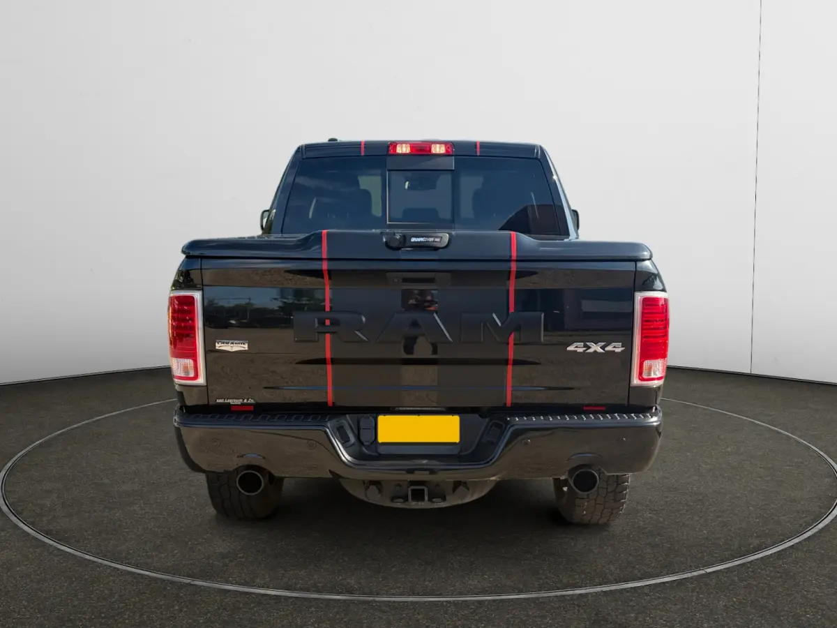 5.7i V8 Hemi 4x4 Crew Cab- LPG Onderbouw, Schuifdak, Stuur/Stoelverwarming, Stoelventilatie, Striping
