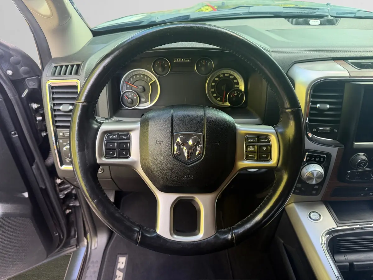 5.7i V8 Hemi 4x4 Crew Cab- LPG Onderbouw, Schuifdak, Stuur/Stoelverwarming, Stoelventilatie, Striping