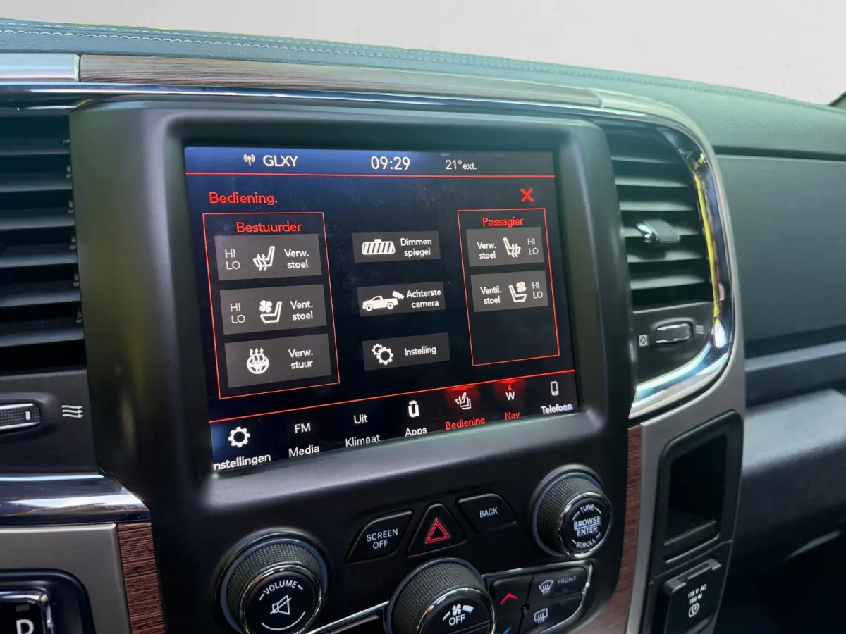 5.7i V8 Hemi 4x4 Crew Cab- LPG Onderbouw, Schuifdak, Stuur/Stoelverwarming, Stoelventilatie, Striping