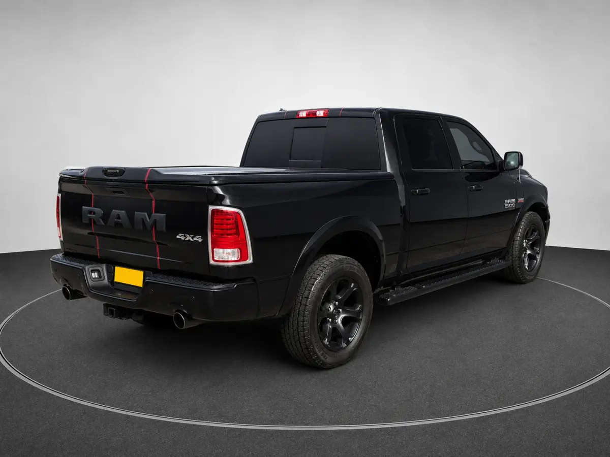 5.7i V8 Hemi 4x4 Crew Cab- LPG Onderbouw, Schuifdak, Stuur/Stoelverwarming, Stoelventilatie, Striping