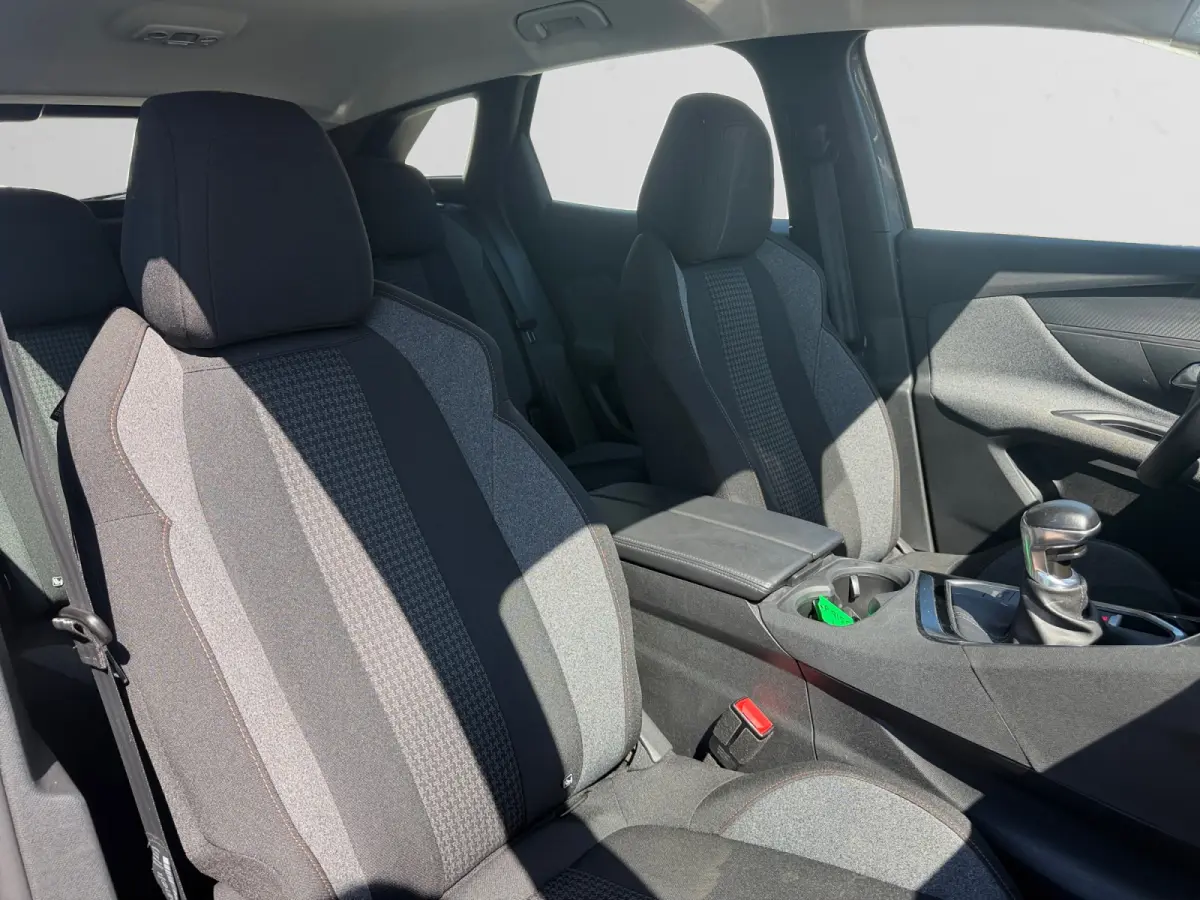 1.2 PureTech Active Pack Business- Nap 69dkm, Carplay, Android Auto, Camera, Keyless