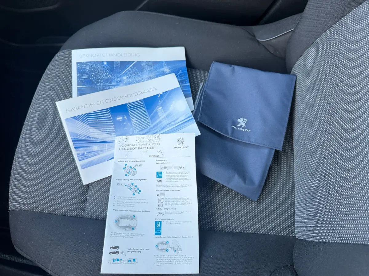 1.6 BlueHDI Premium- Carplay, Android Auto, Park Assist, Dealer Onderhouden, Cruise