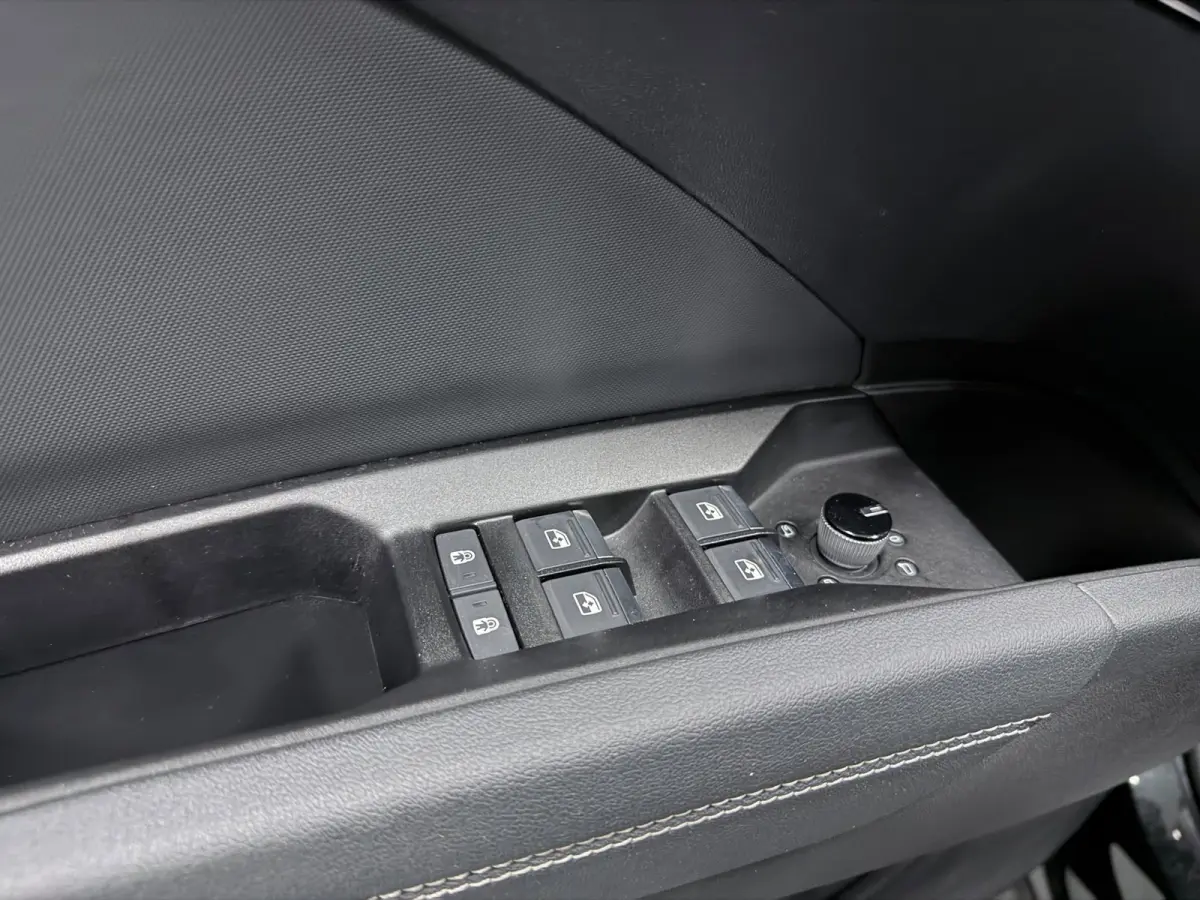 40 S EDITION 3X S-LINE RS-STOELEN PANO/NAVI/LEDER/CAM/DAB/CARPLAY/ADAPT-CRUISE///