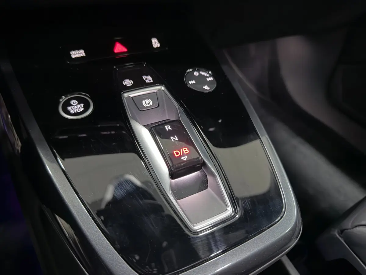 40 S EDITION 3X S-LINE RS-STOELEN PANO/NAVI/LEDER/CAM/DAB/CARPLAY/ADAPT-CRUISE///