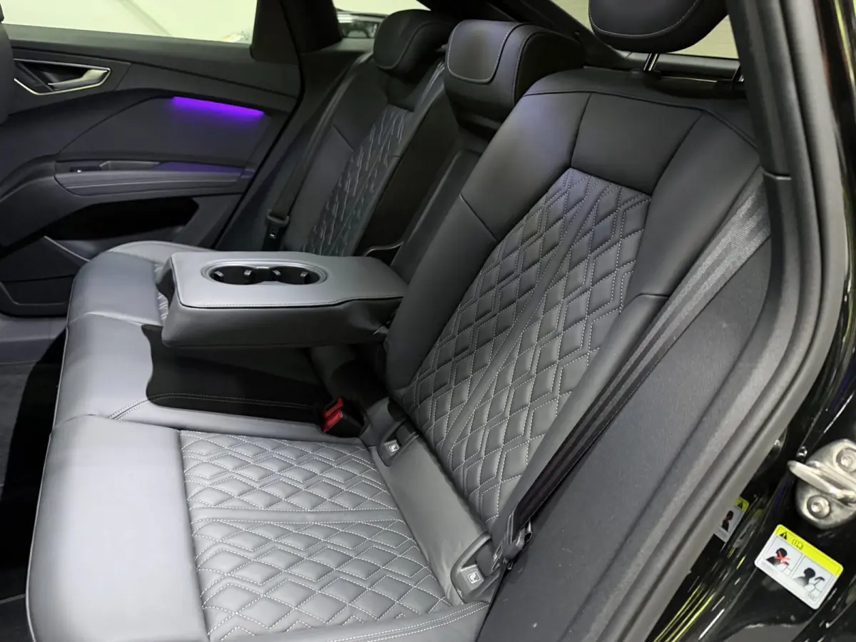 40 S EDITION 3X S-LINE RS-STOELEN PANO/NAVI/LEDER/CAM/DAB/CARPLAY/ADAPT-CRUISE///