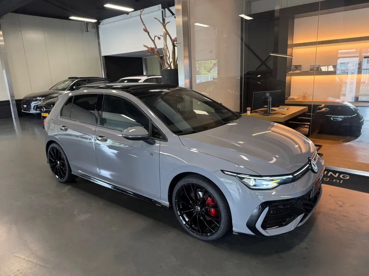 8.5 1.5 eTSI R-Line Facelift Panorama Camera Nardo