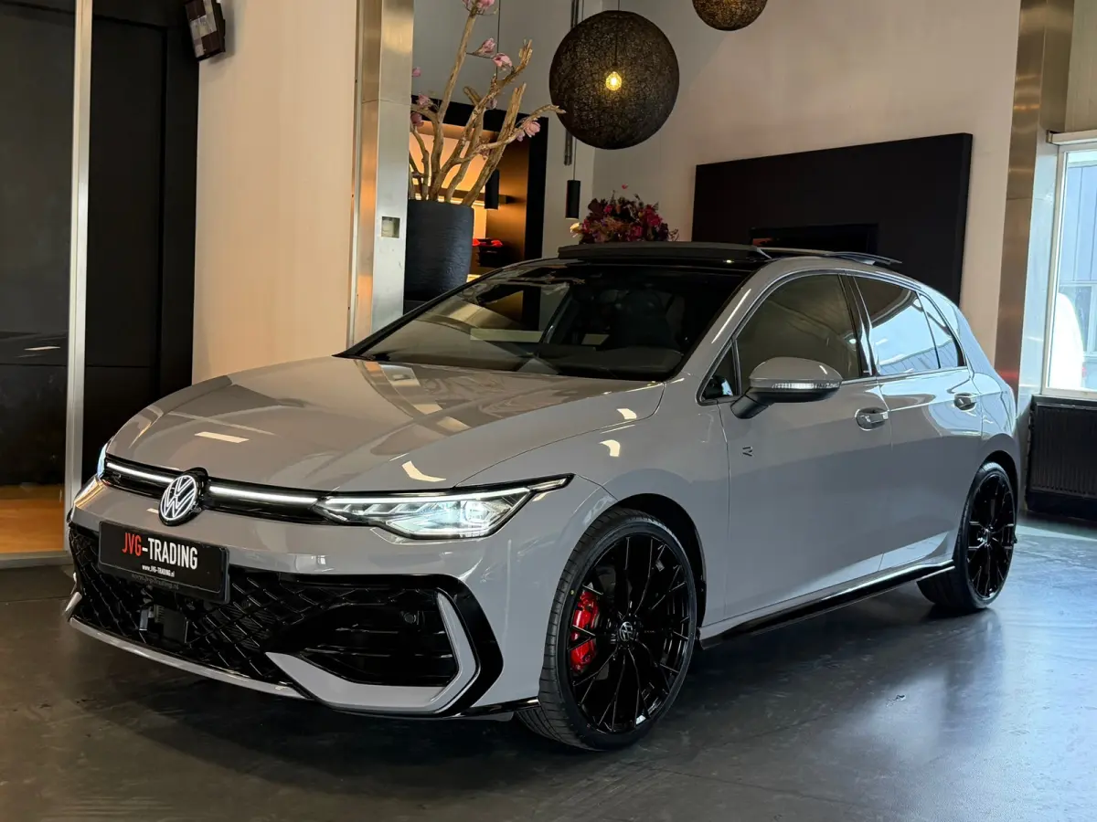 8.5 1.5 eTSI R-Line Facelift Panorama Camera Nardo