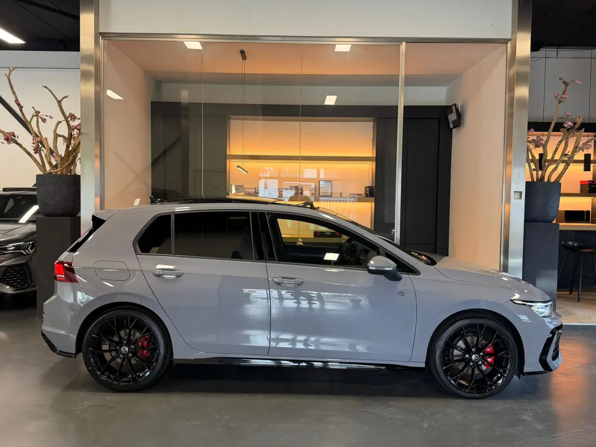 8.5 1.5 eTSI R-Line Facelift Panorama Camera Nardo