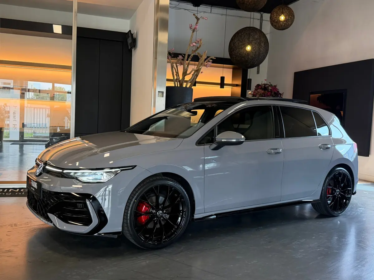 8.5 1.5 eTSI R-Line Facelift Panorama Camera Nardo