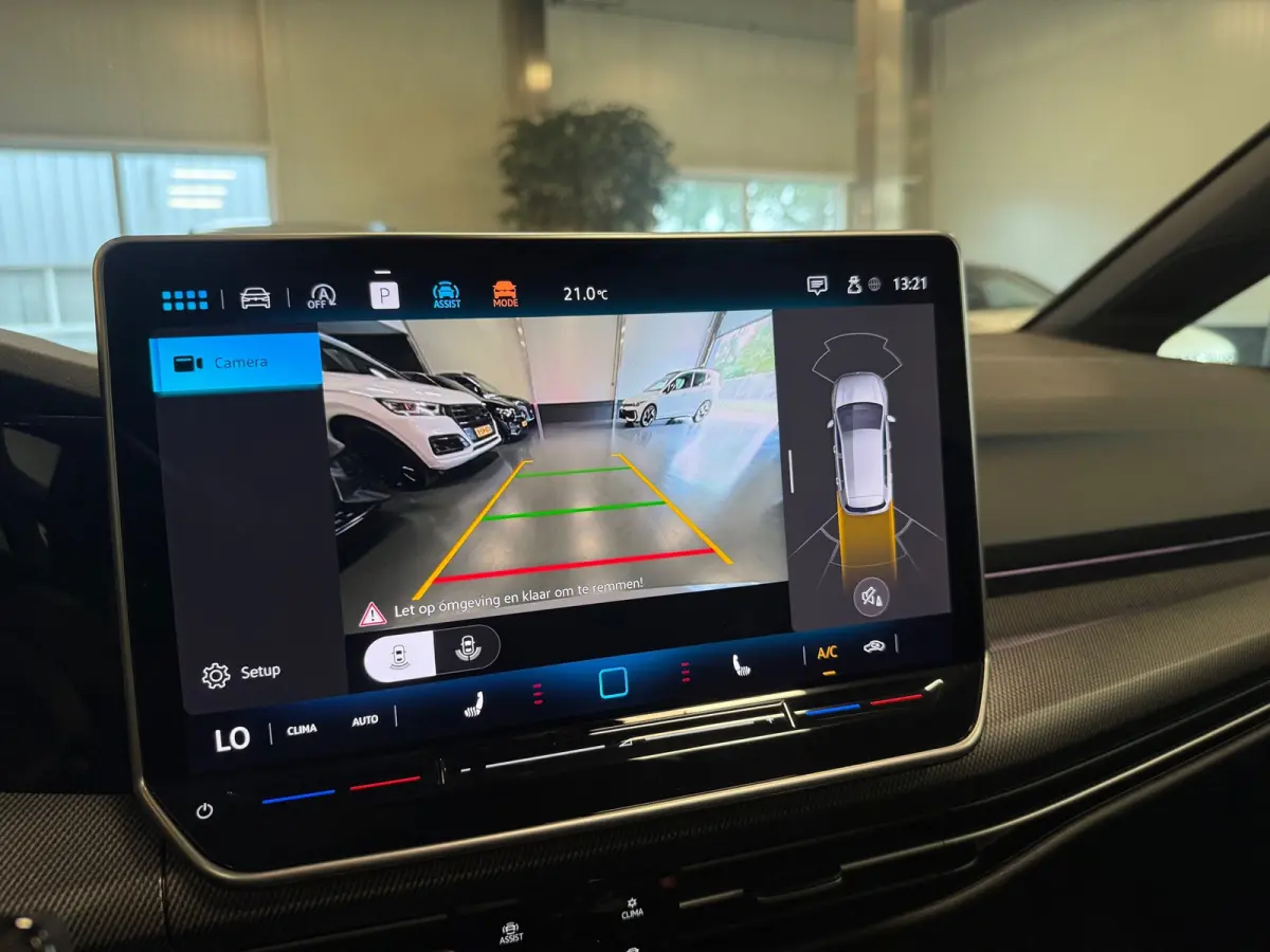 8.5 1.5 eTSI R-Line Facelift Panorama Camera Nardo