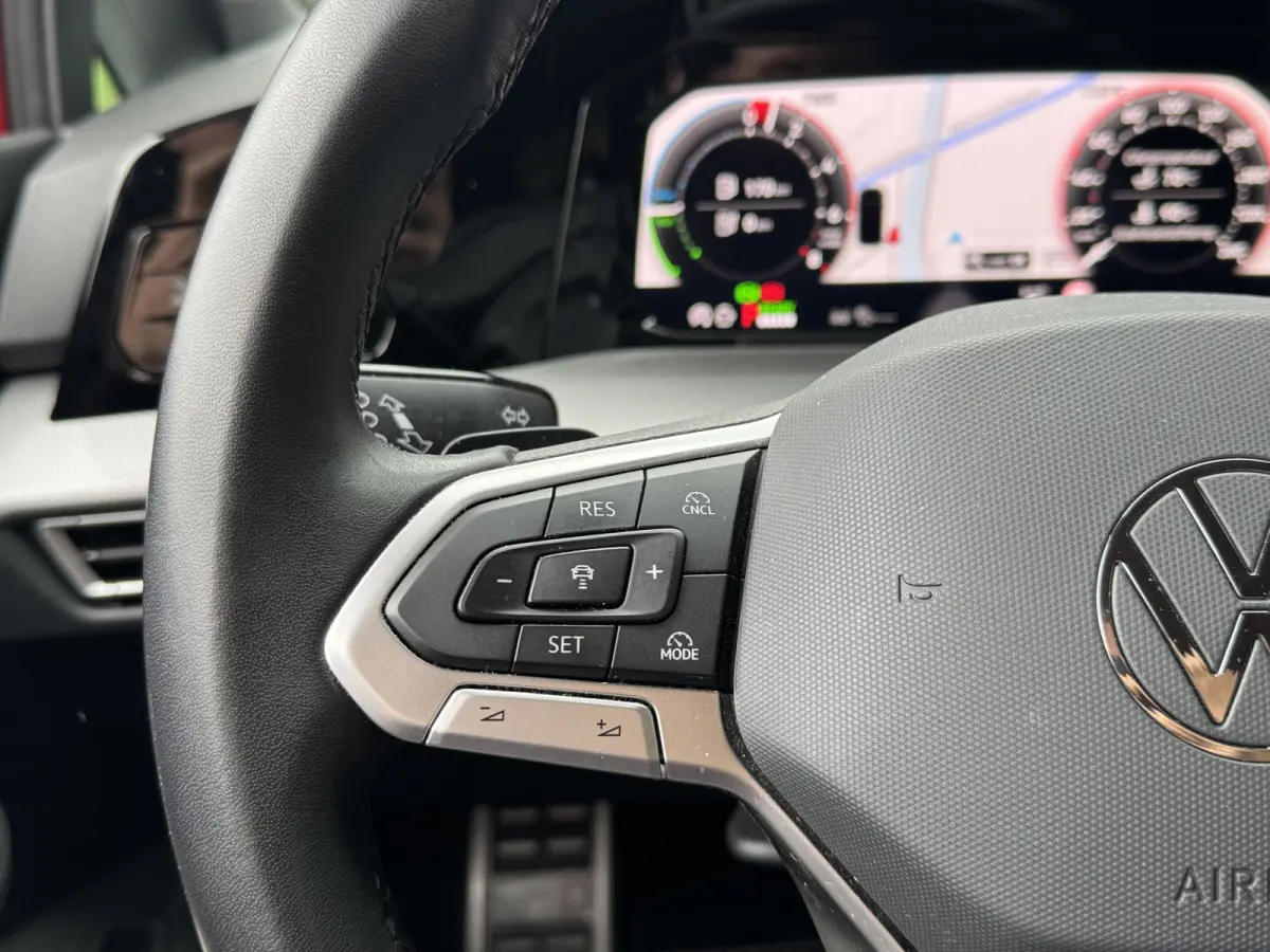 1.5 eHybrid 204PK PHEV 50 JAREN EDITIE CAMERA/ALCANTARA/TREKHAAK/HEAD-UP