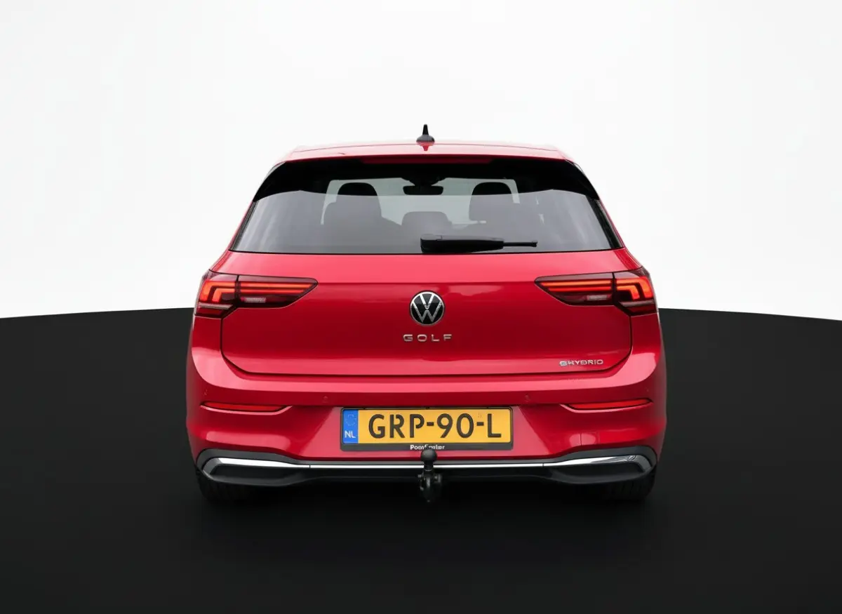 1.5 eHybrid 204PK PHEV 50 JAREN EDITIE CAMERA/ALCANTARA/TREKHAAK/HEAD-UP