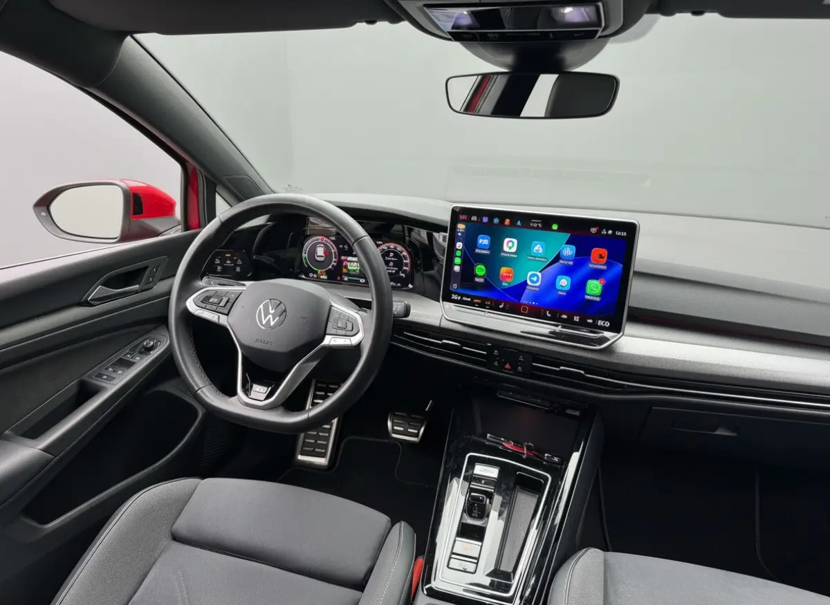 1.5 eHybrid 204PK PHEV 50 JAREN EDITIE CAMERA/ALCANTARA/TREKHAAK/HEAD-UP