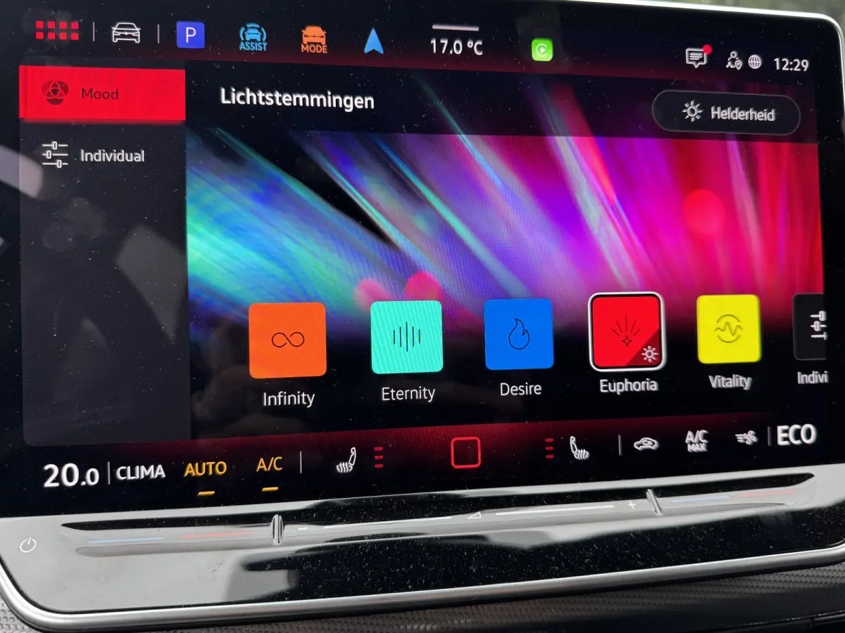 1.5 eHybrid 204PK PHEV 50 JAREN EDITIE CAMERA/ALCANTARA/TREKHAAK/HEAD-UP