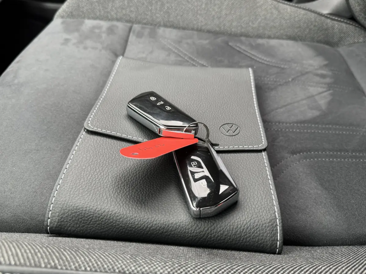 1.5 eHybrid 204PK PHEV 50 JAREN EDITIE CAMERA/ALCANTARA/TREKHAAK/HEAD-UP