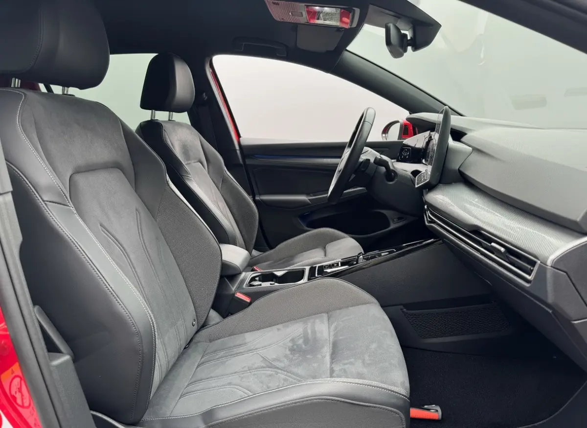 1.5 eHybrid 204PK PHEV 50 JAREN EDITIE CAMERA/ALCANTARA/TREKHAAK/HEAD-UP