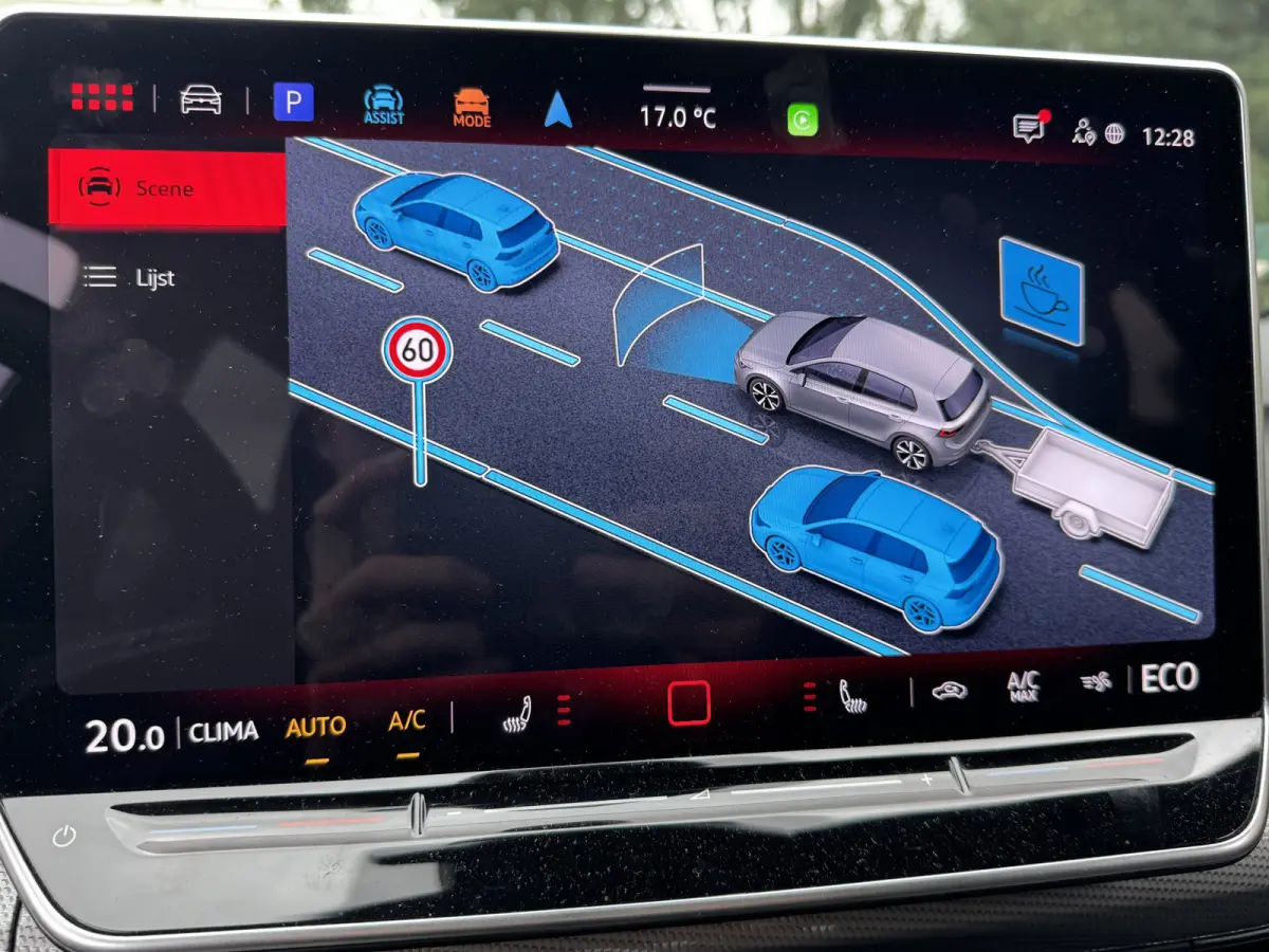 1.5 eHybrid 204PK PHEV 50 JAREN EDITIE CAMERA/ALCANTARA/TREKHAAK/HEAD-UP