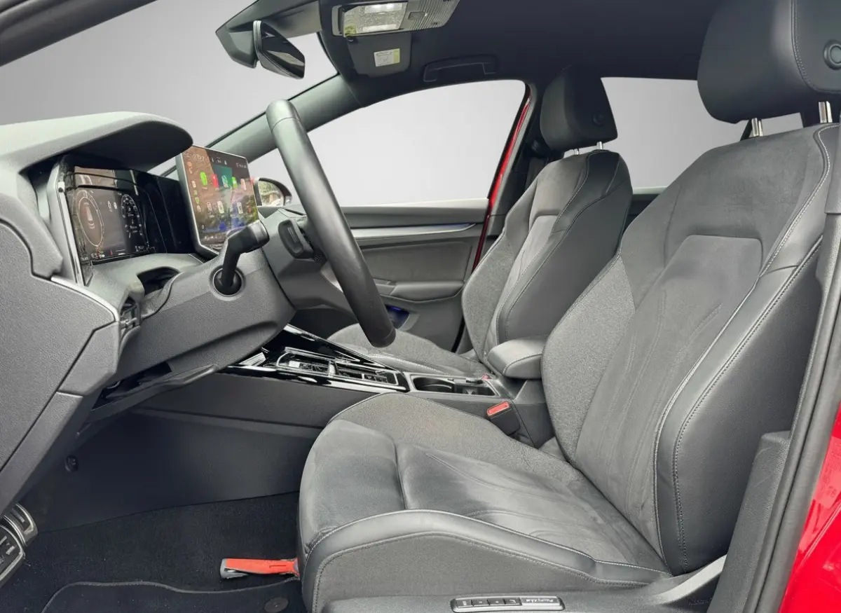 1.5 eHybrid 204PK PHEV 50 JAREN EDITIE CAMERA/ALCANTARA/TREKHAAK/HEAD-UP