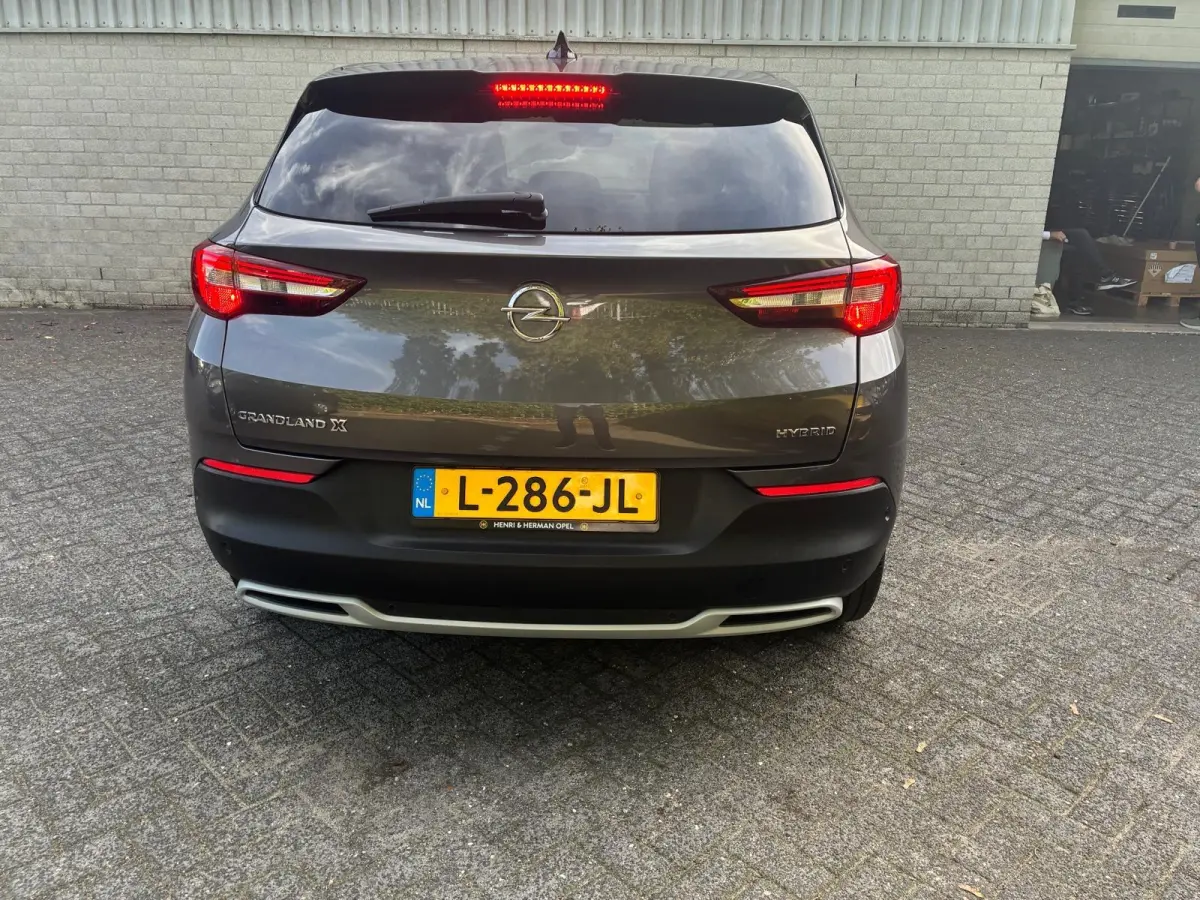 1.6 Turbo Hybrid Business Elegance | Navigatie | Accutest 90% | AGR stoelen |