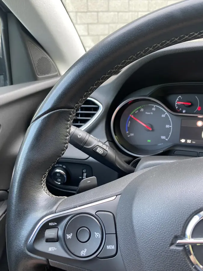 1.6 Turbo Hybrid Business Elegance | Navigatie | Accutest 90% | AGR stoelen |