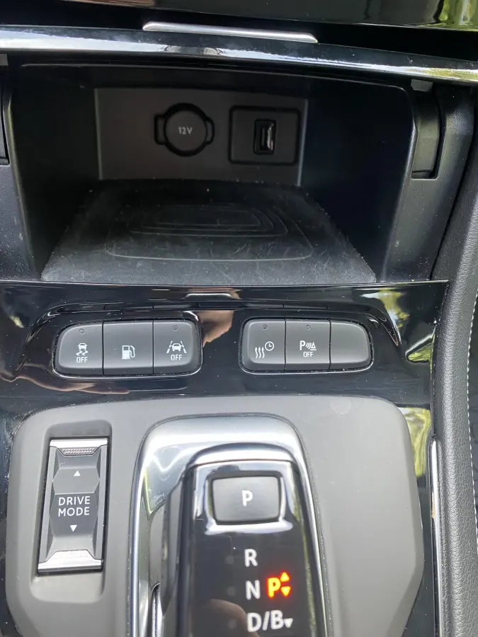 1.6 Turbo Hybrid Business Elegance | Navigatie | Accutest 90% | AGR stoelen |