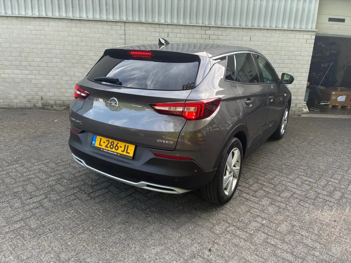 1.6 Turbo Hybrid Business Elegance | Navigatie | Accutest 90% | AGR stoelen |